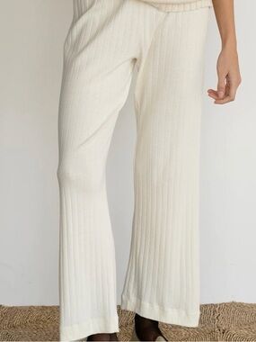 DONNI. The Pointelle Simple Crop Pant